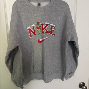 Gildan Gray Christmas design Sweatshirt